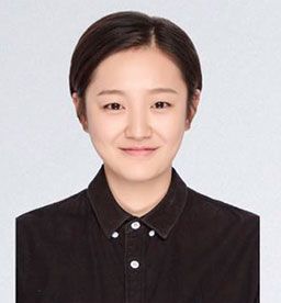 张曼 